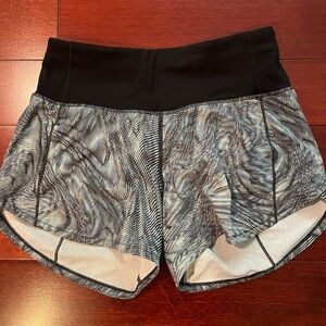 Lululemon speed up mid rise lined short 4 inch (size 0)